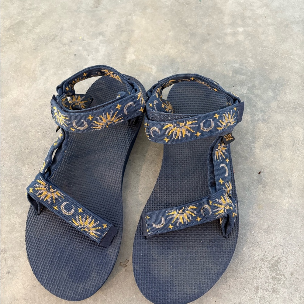 Teva Women's Blue sun and stars Sandals 8